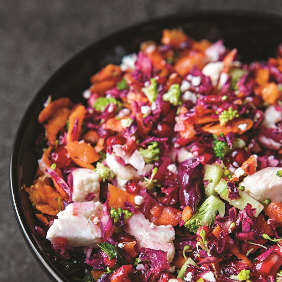 Nar ve Ekşili Kış Sebzeleri Salatası