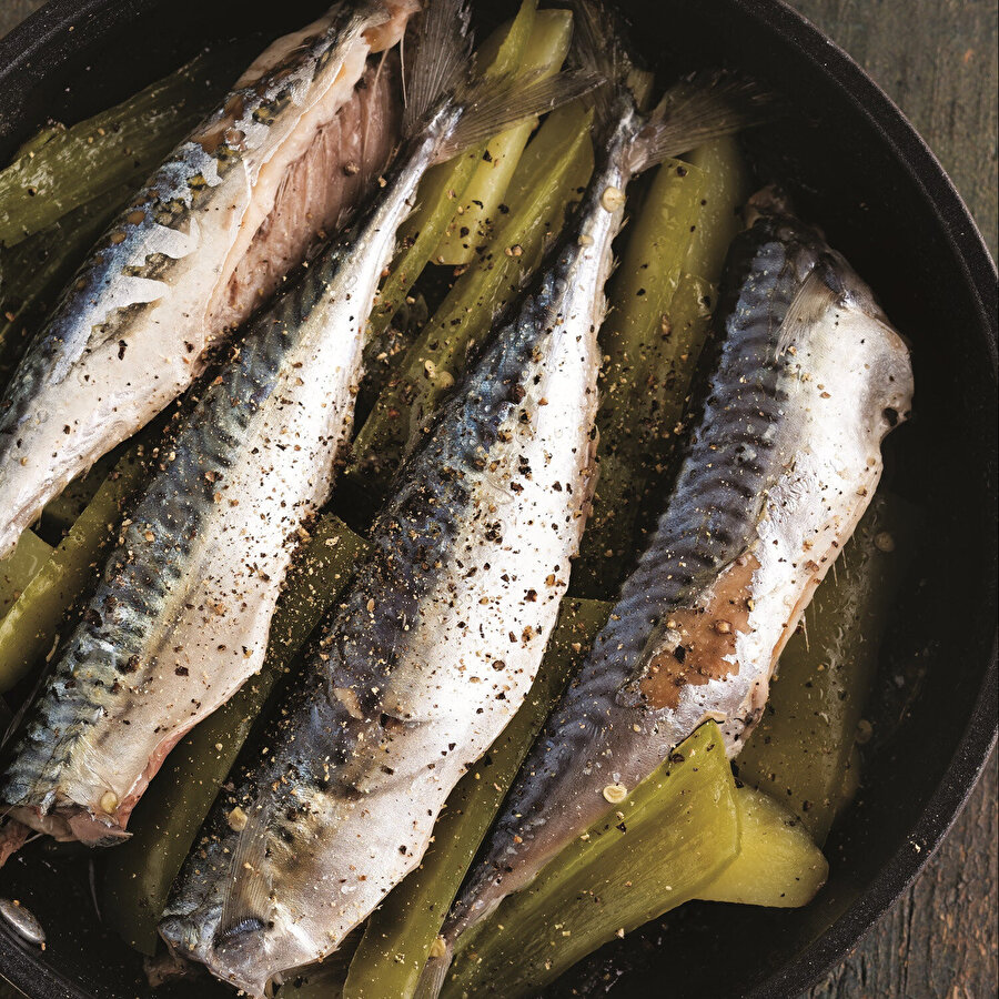 Biberli Uskumru Buğulama