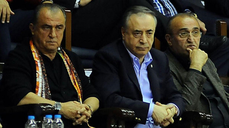 Galatasaray'da yönetim ve Fatih Terim arasındaki savaşa UltrAslan da dahil oldu.