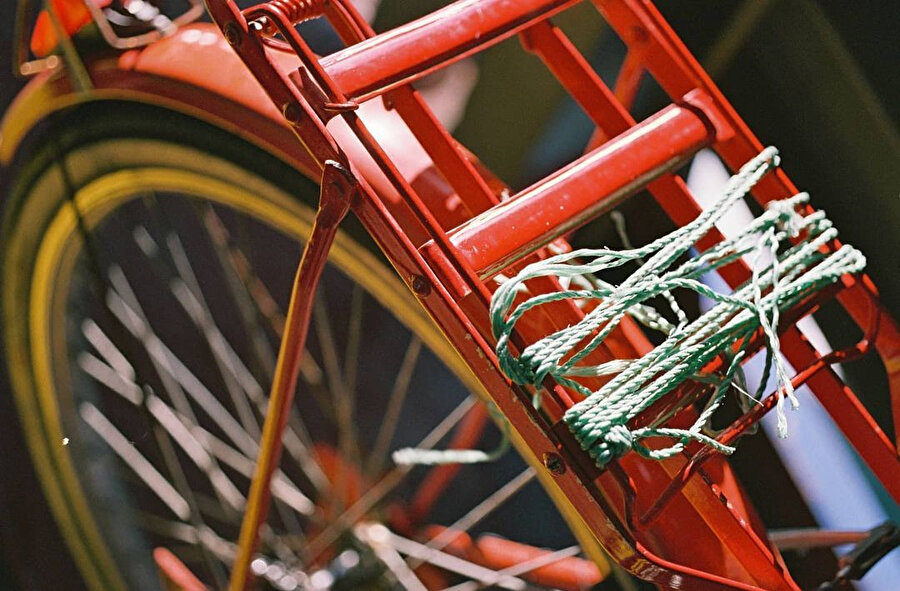 Kırmızı: ''Sizden Gelenler''