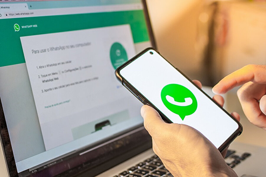 WhatsApp 8 Şubat'ta yürürlüğe girecek olan sözleşmenin tarihini erteledi.