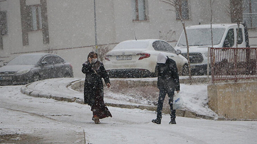 İstanbul'da kar başladı