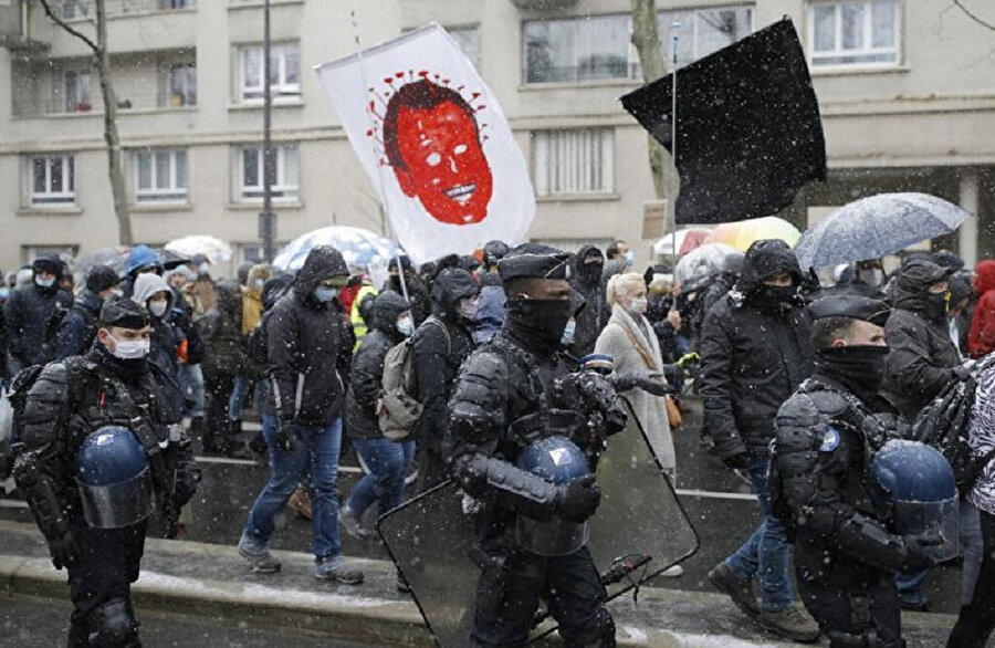 Fransa'da yeni güvenlik yasasına karşı halktan protesto