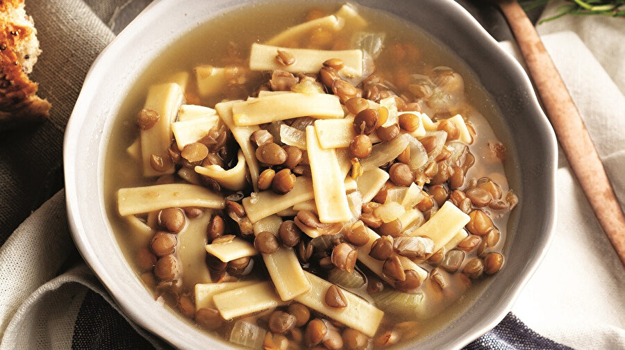 Yeşil Mercimekli Sakala Çarpan Çorba tarifi