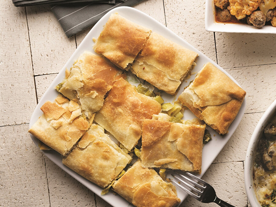 Elde Açma Pırasalı Börek