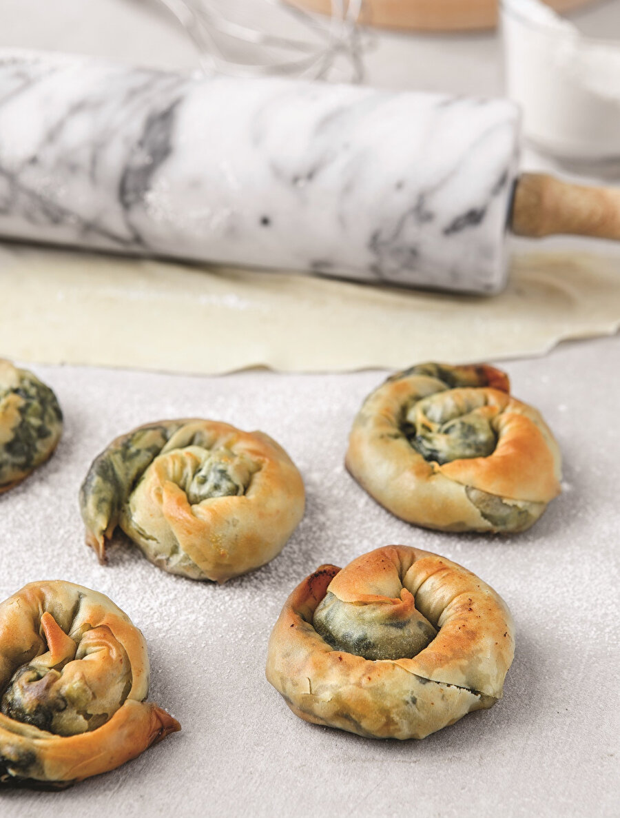 Pazılı Gül Börek