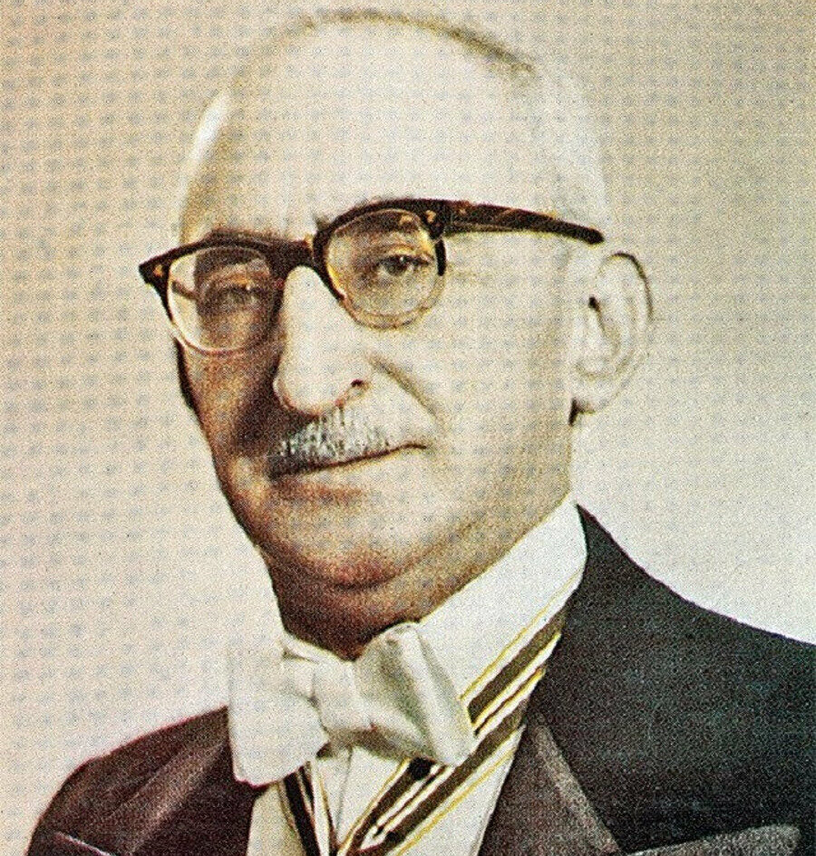 Ali Nihad Tarlan