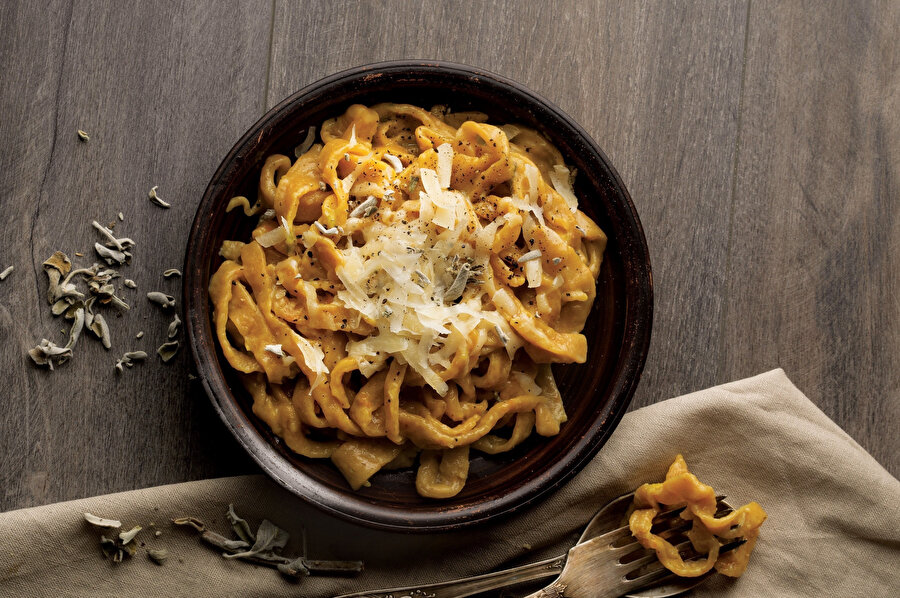 Bal Kabaklı ve Adaçaylı Tagliatelle