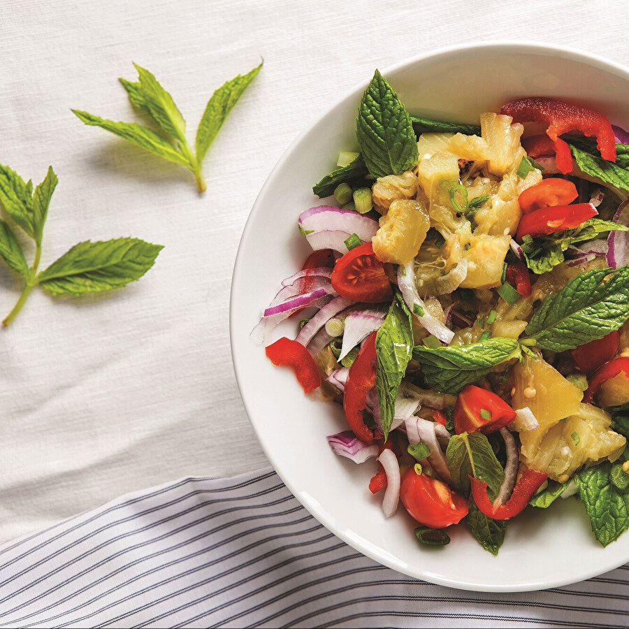 Taze Naneli Közlenmiş Patlıcan