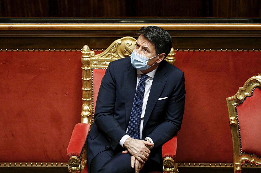 İtalya Başbakanı Giuseppe Conte ve hükümet istifa etti