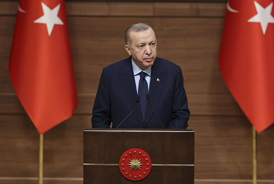 Cumhurbaşkanı Recep Tayyip Erdoğan açıklamalarda bulunurken