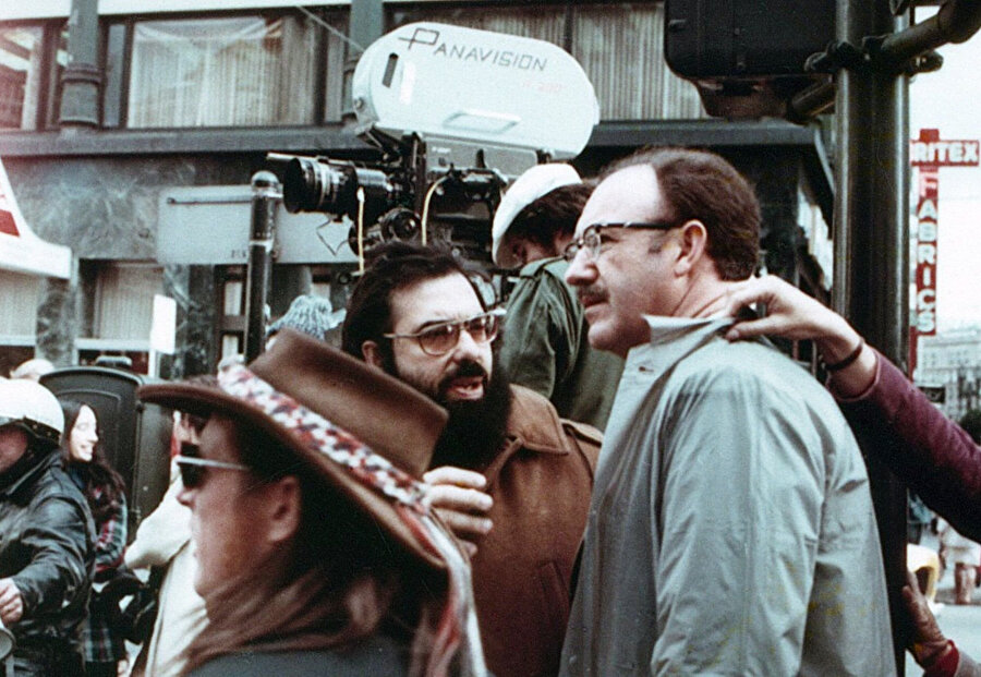 Francis Coppola’nın 1974’de çektiği bir filmde bize daha o yıllarda bile gelişmiş teknolojinin vasıtasıyla nasıl gözlem altında tutulduğumuzu çok güzel gösterir. 