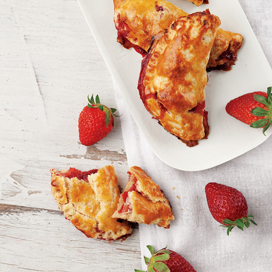 Çilekli Pay Poğaça tarifi