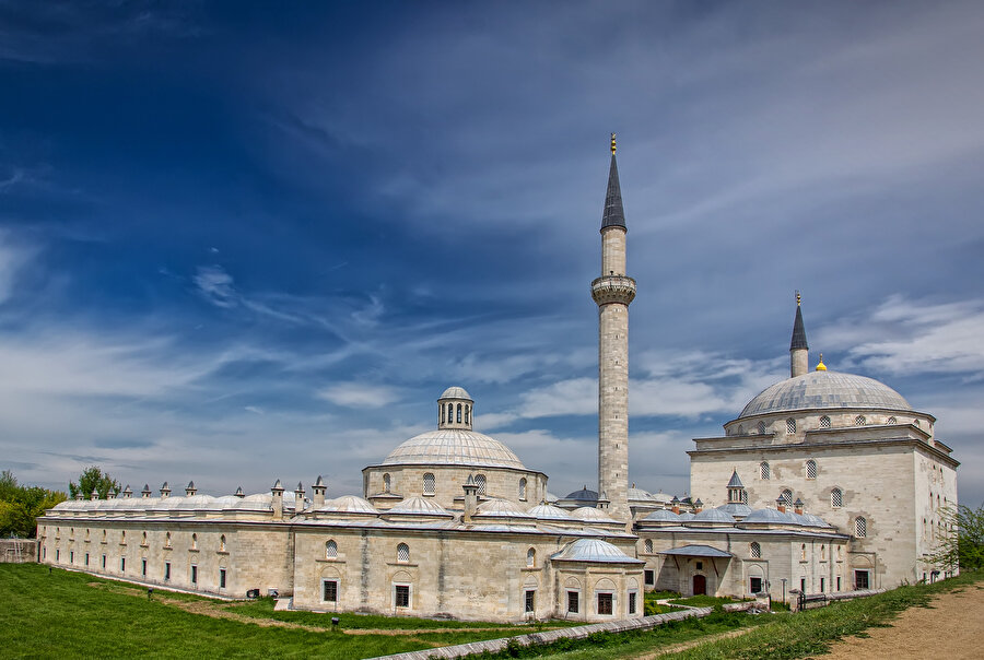 Edirne, Türkiye'nin Edirne ilinde yer alan şehir ve aynı ilin merkez ilçesi.