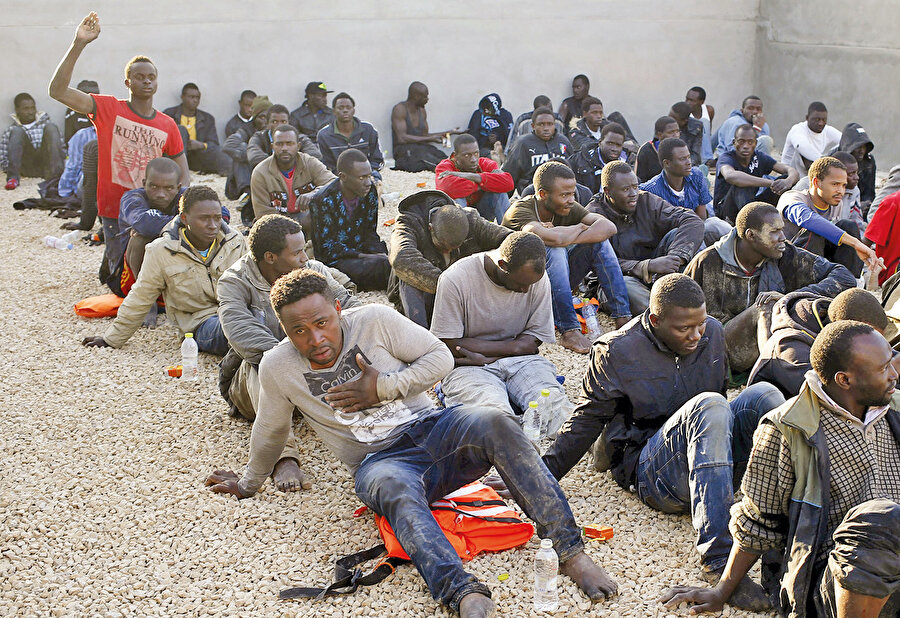  Afrika devletlerine karşı bariz önyargısı ise yoğun tartışmaların konusu oluyor. Mahkeme tarafından araştırılan on davadan dokuzu Afrika devletleriyle ilgili 