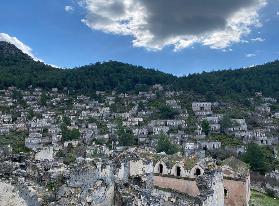 Turistlerin gözdesi: 'Hayalet köy' hayran bırakıyor