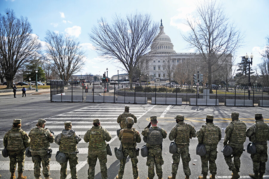 Dünyada herkesin merak ettiği şey, Amerika’nın geleceği ve sonrasında şekillenecek dünya düzeni. 