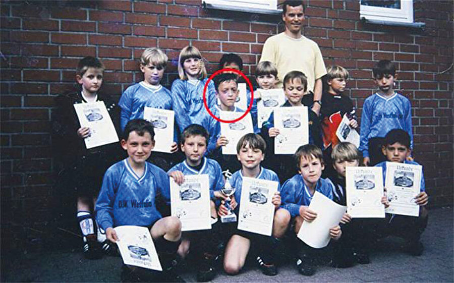 Zonguldak'tan Almanya’ya 1970’li yılların başında gelen Özil ailesinin, 1988 yılında Gelsenkirchen'de dünyaya gelen çocuğu Mesut oldu.