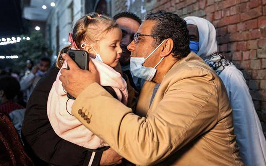Al Jazeera muhabiri Mahmud Hüseyin serbest bırakıldı.
