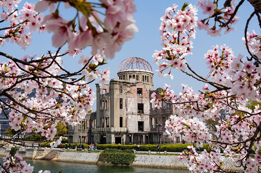 Kara Turizm'e çevrilen Hiroşima Barış Anıtı.