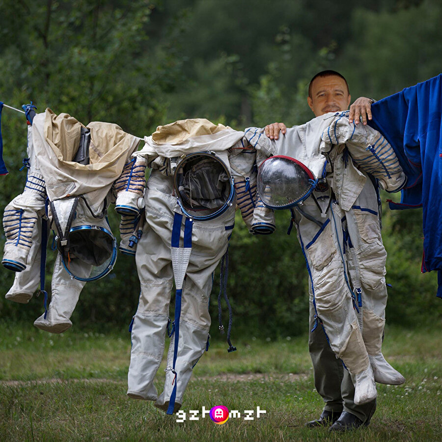 Hem uzaya çık hem de kıyafetlerini yıka...