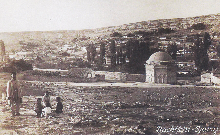 Hüseyin Bey'in göreve başladıktan hemen sonra Hanasaray, 1918.