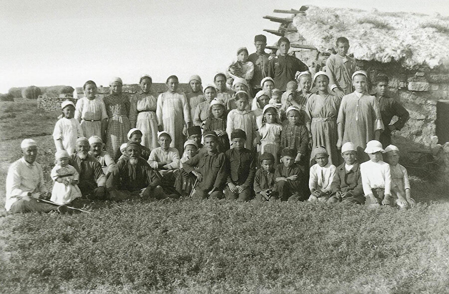 Hüseyin Bey'in Bahçesaray kırsalında çektiği bir kare, 1920'ler.