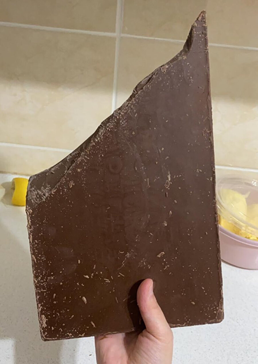 ​Diyetisyen: Akşamları bir parça çikolata yiyebilirsin  Ben: