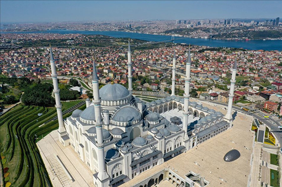 2012’de tasarlanan Çamlıca Camii.