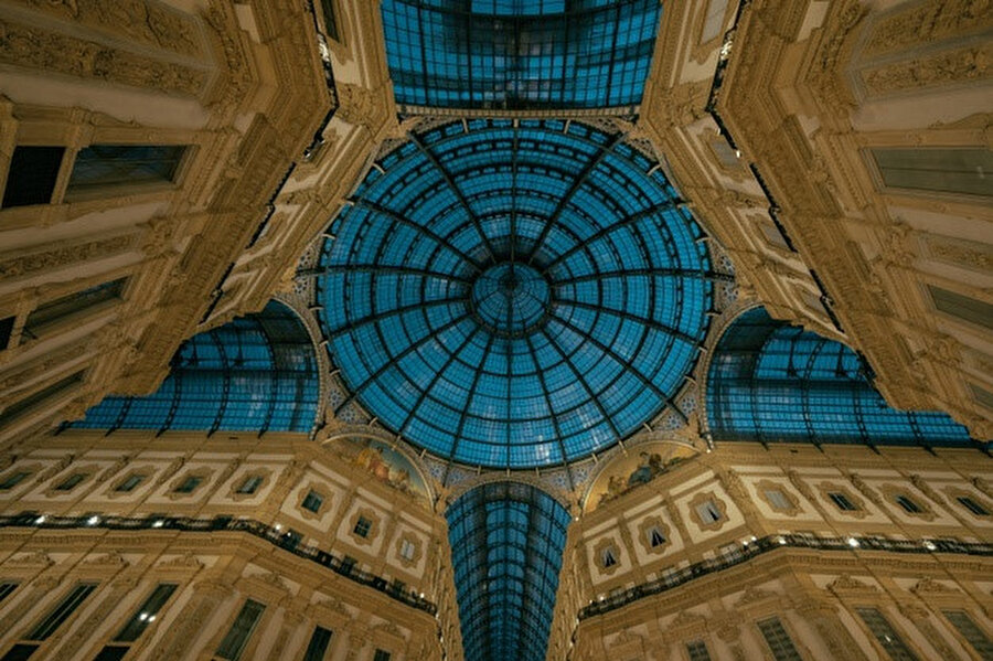 Galleria Vittorio Emanuele, cam kubbesi.