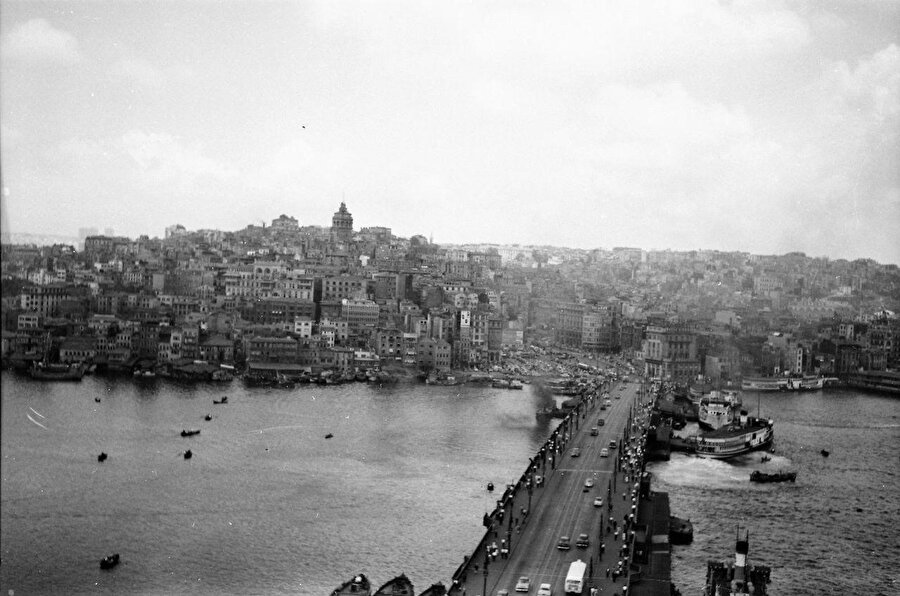 19. yüzyılda dahi -hatta diyebilirim ki 1930’lara kadar- Anadolu’da yetişen birçok şehrin sebze ve meyvelerini ahşaptan tekneler getirir ve İstanbul’da satarlardı. Bunlara zaman ilerledikçe motor da takıldığı oldu.