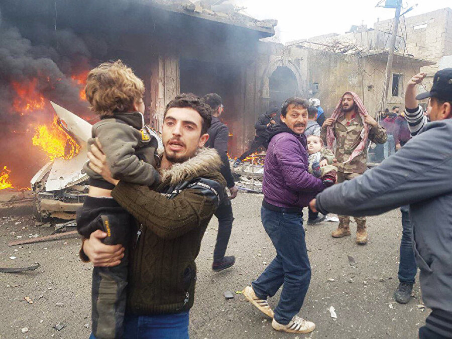 Biden, merkeziyetçi bir Irak’tan yana değil. Bölünmüş bir Irak’ı tercih ediyor. Hani şu BOP haritasında temaşa ettiğimiz, güneyinde Şii Devleti, kuzeyinde Kürt devleti, ortada ise Sünni devleti bulunan ülkeyi hayal ediyor. Üstelik bununla da kalmıyor. Suriye’nin kuzeyinde de bir Kürt devleti kurmanın hazırlıklarına girişmiş durumda. Daha sonra atılacak adım belli. Suriye’nin kuzeyi ile Irak’ın kuzeyi ABD eliyle birleştirilecek, tek devlet halini alacak.