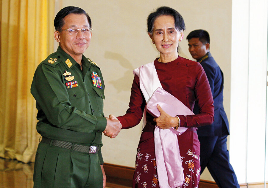Aung San’ın ölümünden bir yıl sonra Burma bağımsızlığını ilan etti. Ülkenin yeni yönetimi, Aung San’ı ‘ülkenin kurucusu, babası ve ulu lideri’ ilan etti.