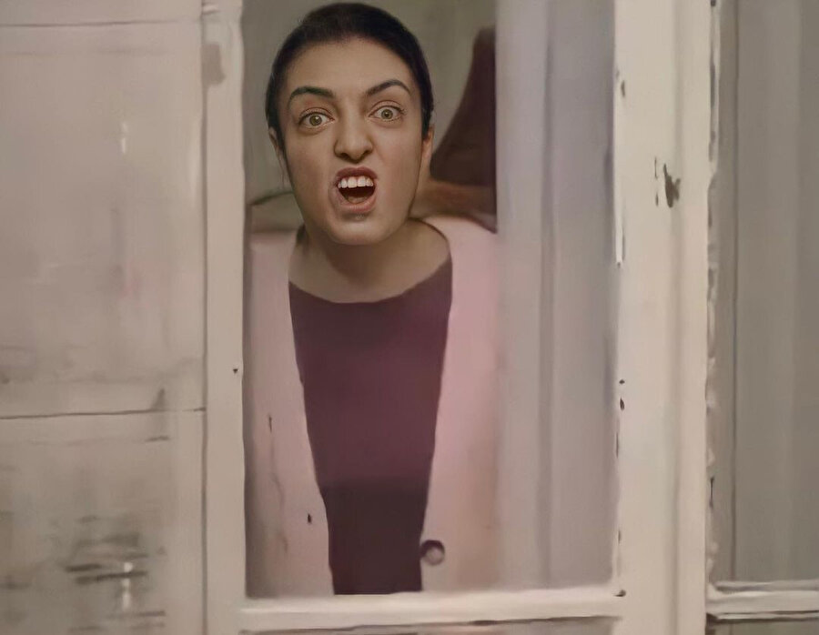 Annem camda leke görmüştür