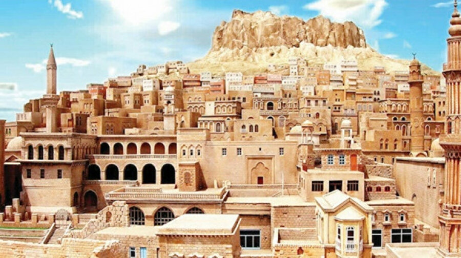 Mardin gibi bir şehrin romanını yazarken masalları ve efsaneleri bir kenara koyup geçemezsiniz