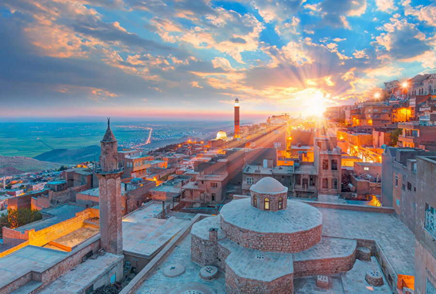 Mardin, Türkiye'nin büyükşehir statüsüne giren bir ili ve en kalabalık yirmi altıncı şehridir.