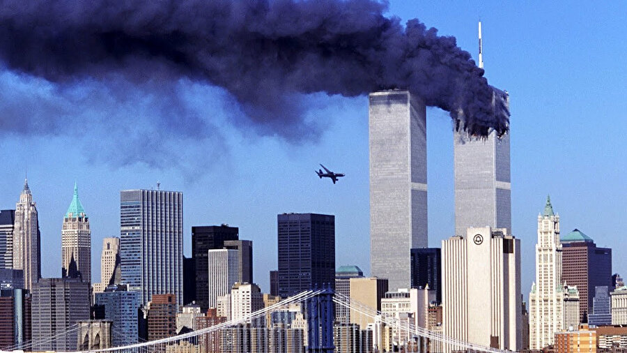 2001 yılında İkiz Kuleler’i yıkan ABD’li güç “Dijital Kafes zamanları geliyor” mesajını verdi.