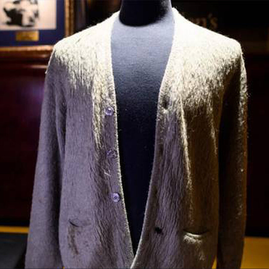 ​Bazı şeyleri kafasında bitirmiş kadın kombini