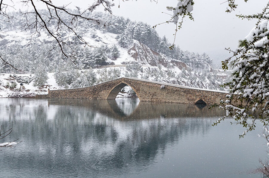 Ceyhan Taş Köprü. 