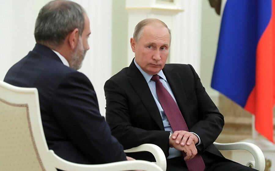Ermenistan Başbakanı Paşinyan ve Rusya Devlet Başkanı Putin
