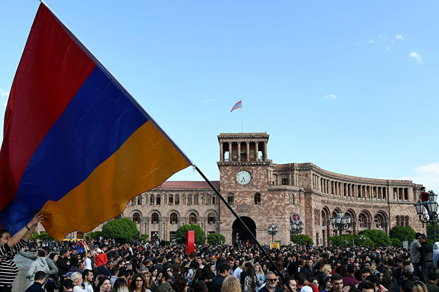 Ermenistan'da Paşinyan karşıtı protesto gösterileri bugün de devam ediyor