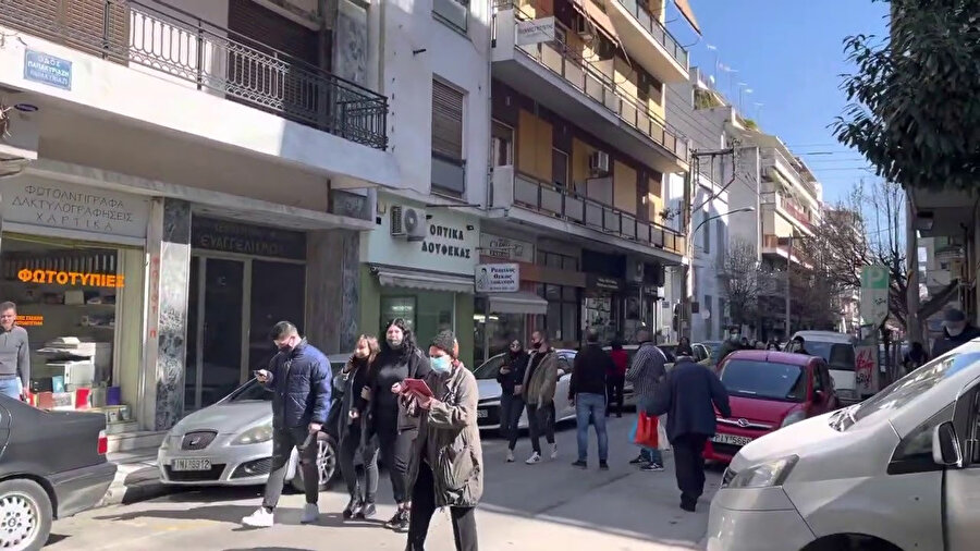 Deprem anında herkes dışarı çıktı