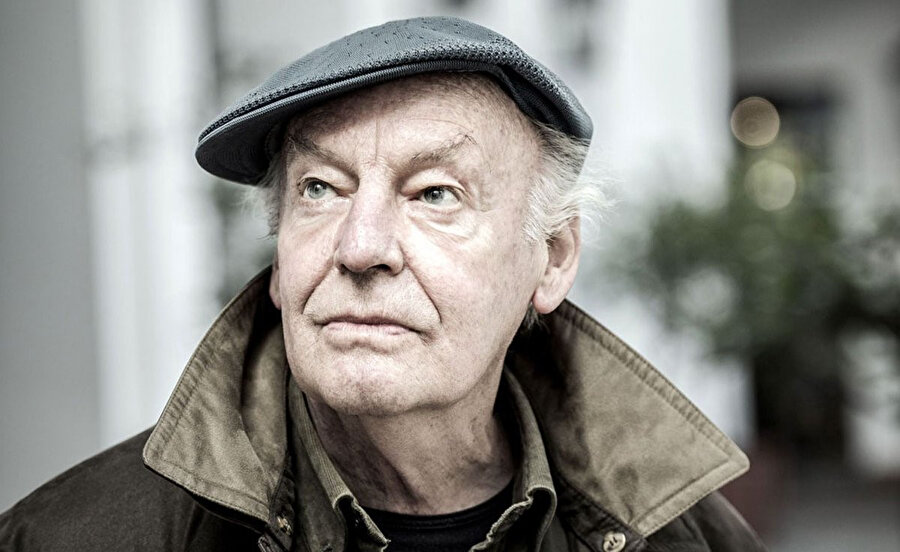 Eduardo Galeano, Uruguaylı gazeteci ve yazardır.