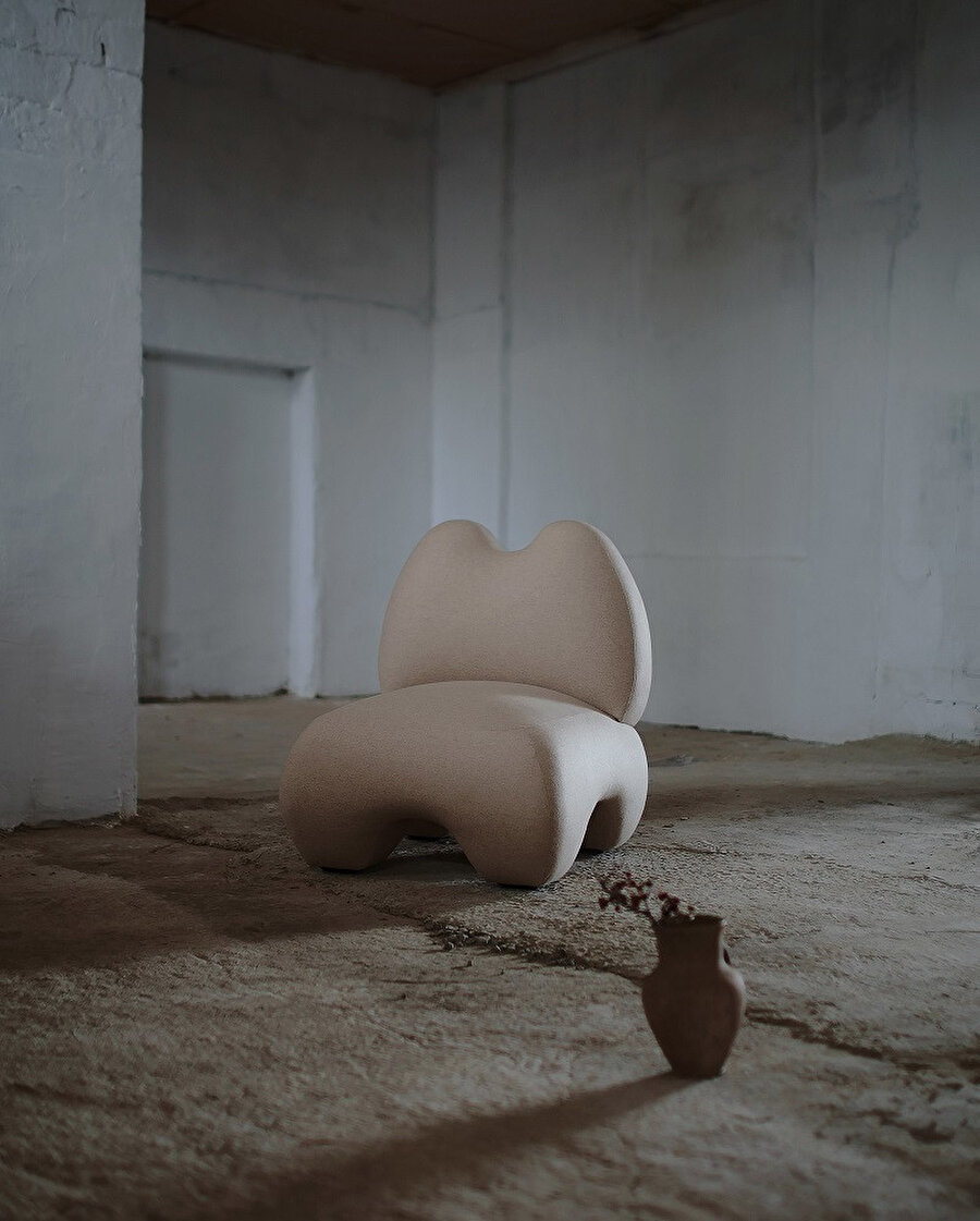Ukrayna asıllı tasarım stüdyosu Faina’nın tasarladığı Domna koltuk.