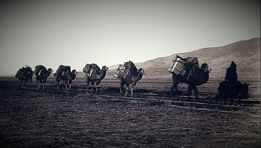 Şehirde yaşardı kendi hâlinde bir dokumacı, O Ramazan'da diledi: Ben de olayım hacı.