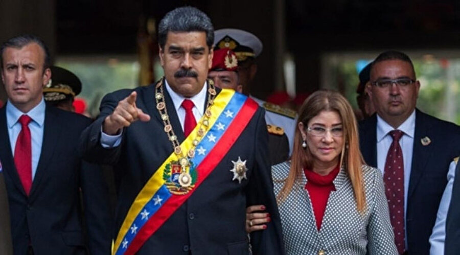 Biz ne kapitalizme mecburuz, ne de Maduro’nun üçüncü dünya sosyalizmine mecburuz. 