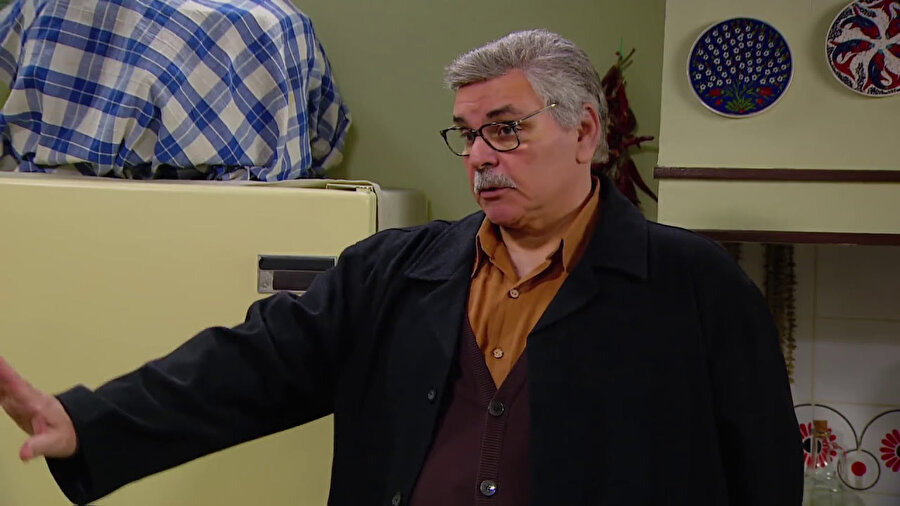 Usta oyuncu Rasim Öztekin kalp krizi geçirdi