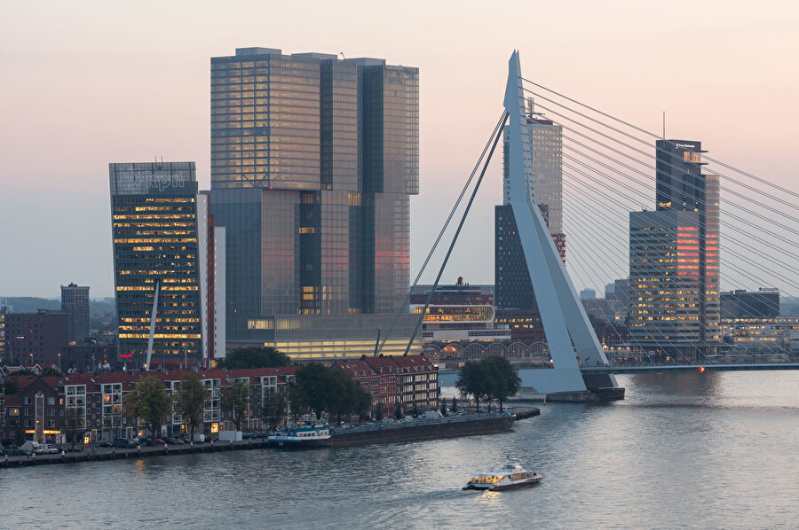 De Rotterdam, 1997 – 2013. Dikey şehir kuleleri. 
