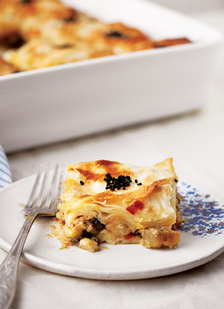 Patlıcanlı Kıymalı Börek