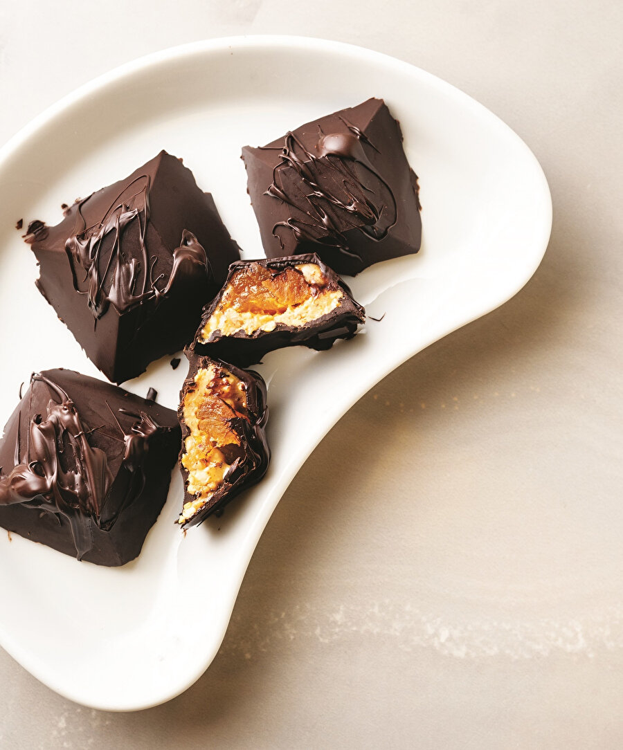 Bitter Çikolatalı Kayısılı Fıstık Ezmesi